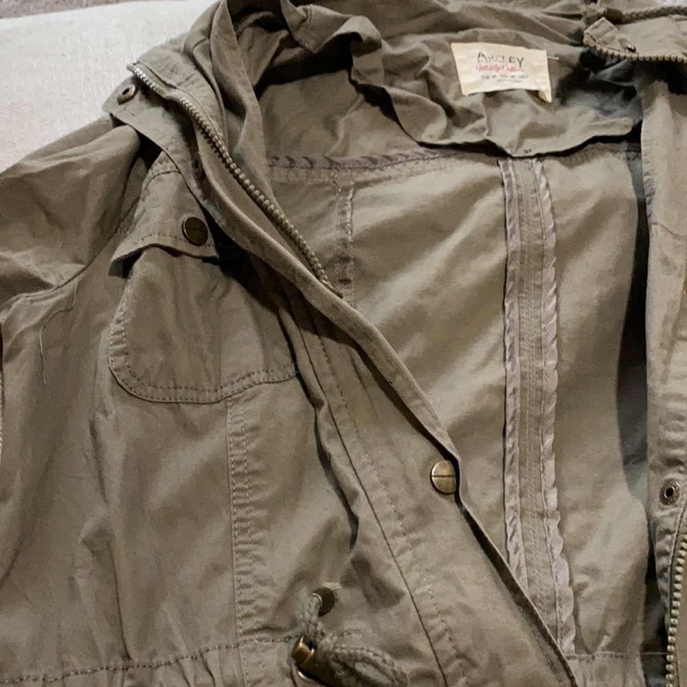 Green jacket - Picture 2 of 3